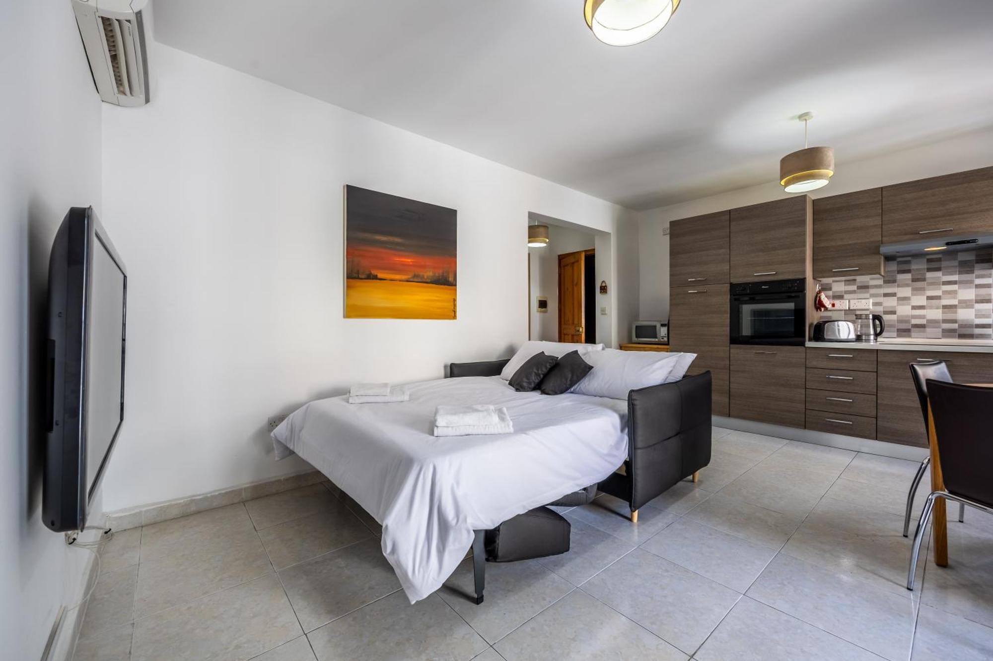 Spacious, One Bedroom In Paceville Saint Julian's